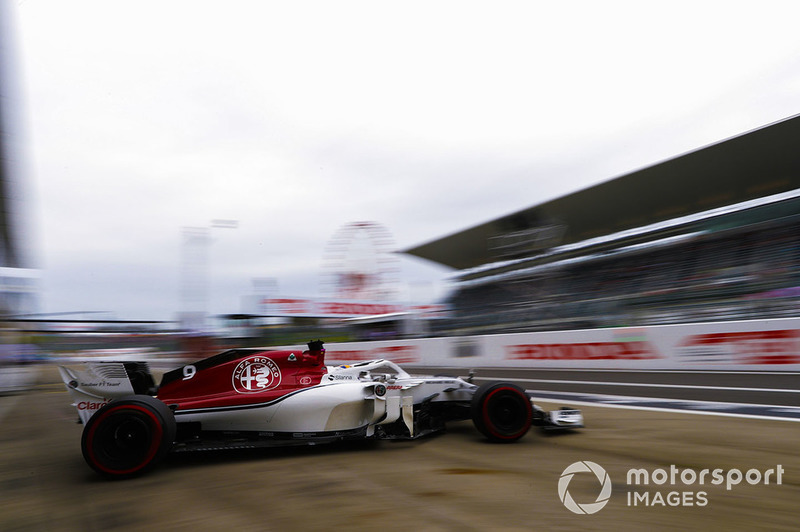 9. Marcus Ericsson, Sauber C37, leaves the garage