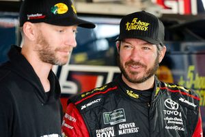 Martin Truex Jr., Furniture Row Racing, Toyota Camry, mit Cole Pearn