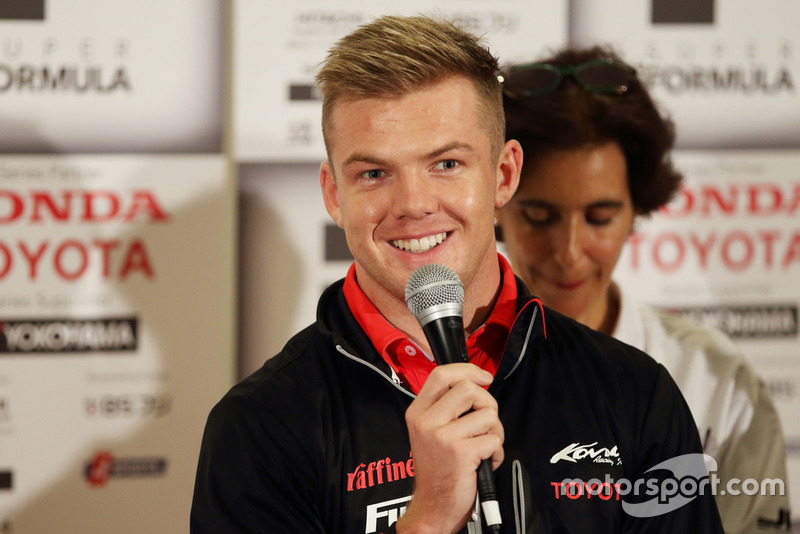 Nick Cassidy, (KONDO RACING)