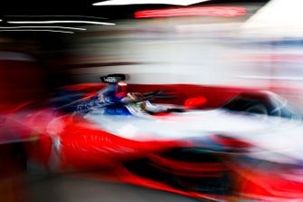 Pascal Wehrlein, Mahindra Racing, M5 Electro,sort du garage