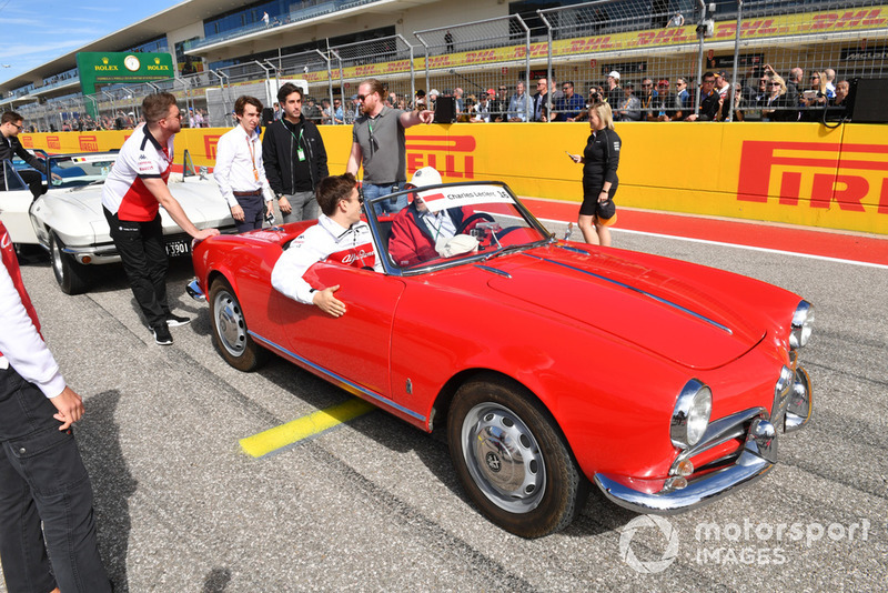 Charles Leclerc, Sauber, nella drivers parade
