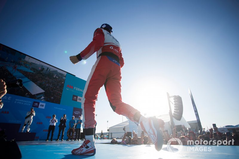 Jérôme d'Ambrosio, Mahindra Racing, 1° classificato, festeggia sul podio