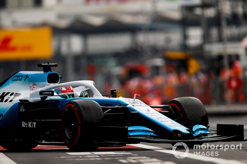 George Russell, Williams Racing FW42, leaves the garage