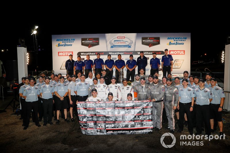 #6 Acura Team Penske Acura DPi, DPi: Juan Pablo Montoya, Dane Cameron, Simon Pagenaud, #7 Acura Team Penske Acura DPi, DPi: Helio Castroneves, Ricky Taylor, Graham Rahal equipo Acura