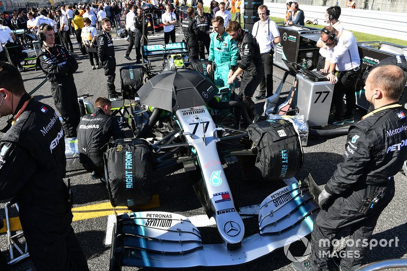 Valtteri Bottas, Mercedes AMG W10, on the grid