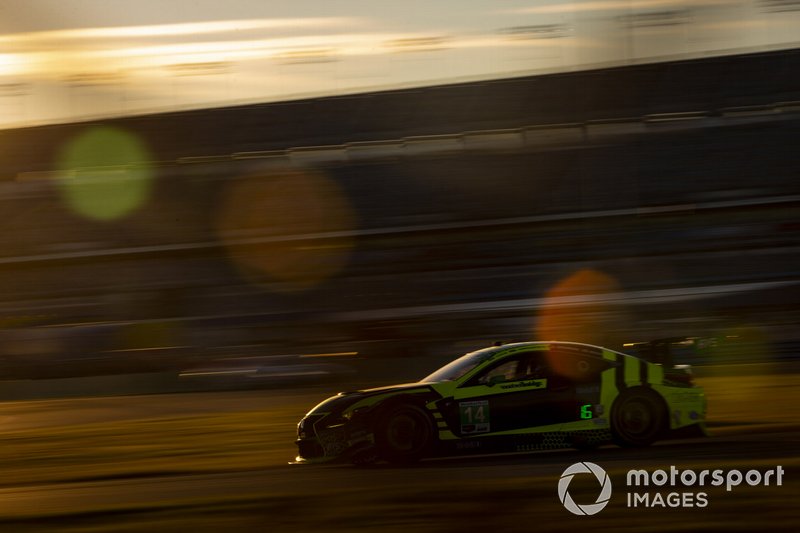 #14 AIM Vasser Sullivan Lexus RC-F GT3, GTD: Parker Chase, Jack Hawksworth, Michael De Quesada, Kyle Busch