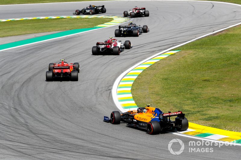 Kevin Magnussen, Haas F1 Team VF-19, precede Antonio Giovinazzi, Alfa Romeo Racing C38, Charles Leclerc, Ferrari SF90, e Lando Norris, McLaren MCL34