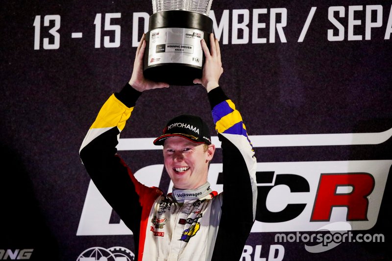 Podio: ganador Johan Kristoffersson, SLR Volkswagen Volkswagen Golf GTI TCR