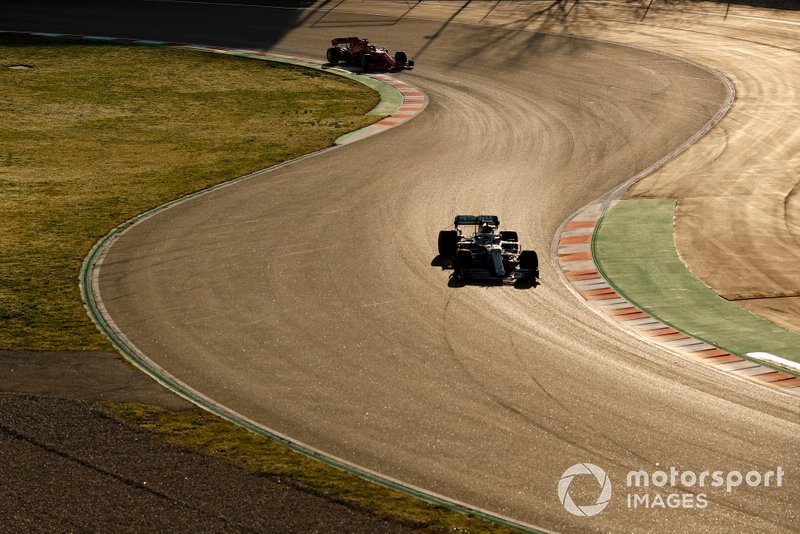 Lewis Hamilton, Mercedes F1 W11 y Sebastian Vettel, Ferrari SF1000