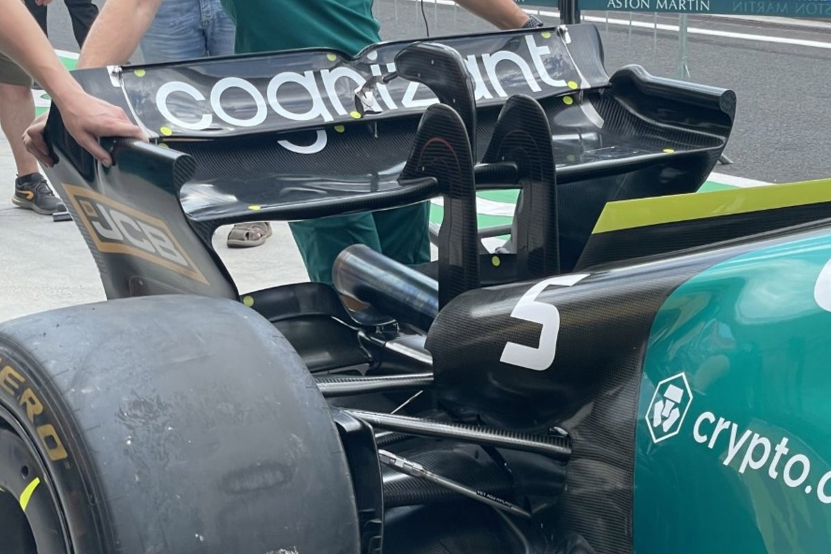 Aston Martin AMR22: Heckflügel