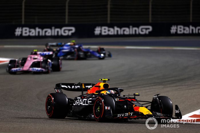 Sergio Pérez, Red Bull Racing RB19, Pierre Gasly, Alpine A523