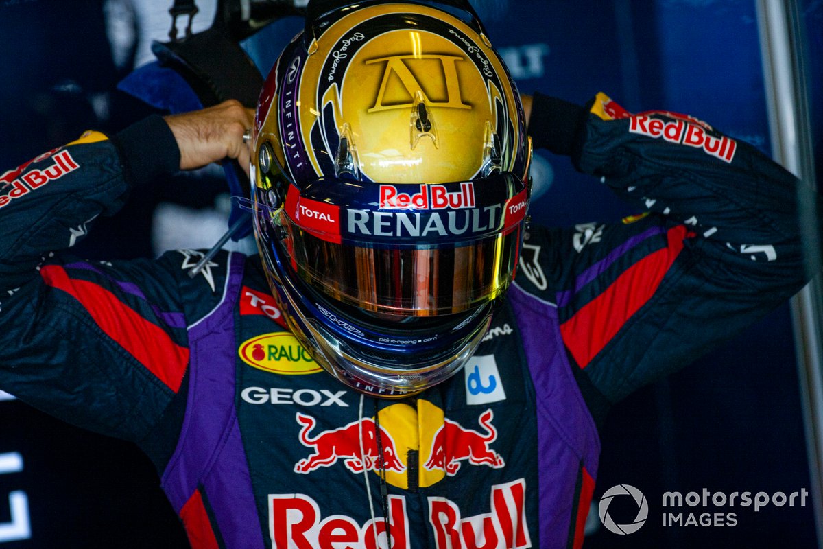 De l'or et un 4 en chiffres romains pour la quatrième couronne, GP d'Abu Dhabi 2013