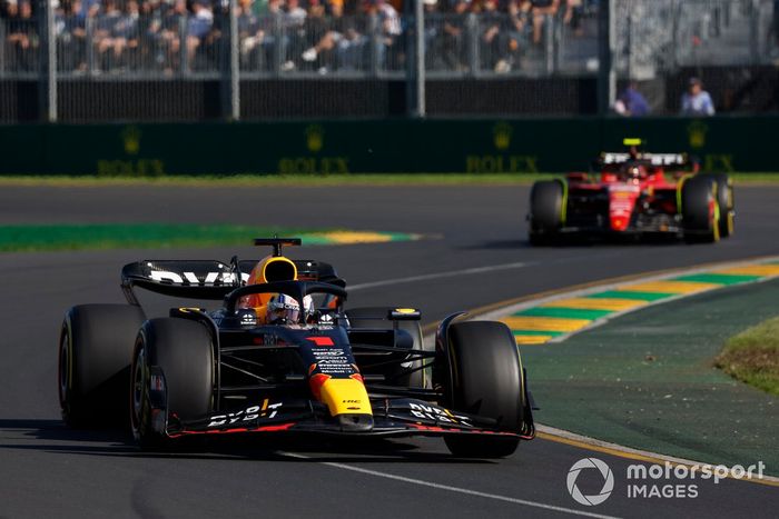 Max Verstappen, Red Bull Racing RB19, Carlos Sainz, Ferrari SF-23