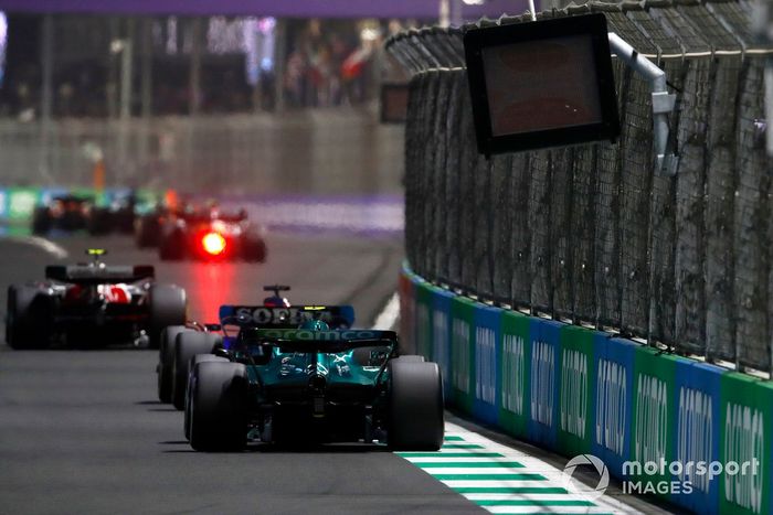 Zhou Guanyu, Alfa Romeo C42, Alex Albon, Williams FW44, Nico Hulkenberg, Aston Martin AMR22