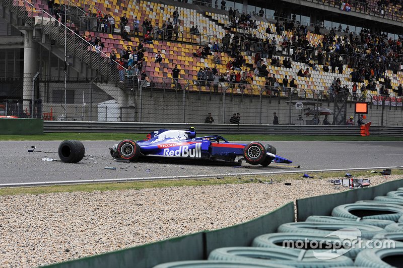L'accident d'Alexander Albon, Toro Rosso STR14