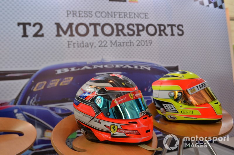 Helm David Tjiptobiantoro dan Rio Haryanto, T2 Motorsports