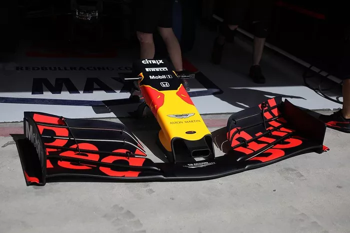 Detalle del alerón delantero del Red Bull
