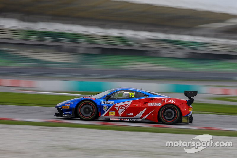 #75 T2 Motorsports Ferrari 488 GT3: David Tjiptobiantoro, Rio Haryanto