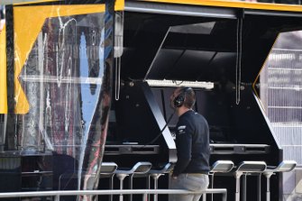 Cyril Abiteboul, Renault Sport F1 Managing Director on the Renault Sport F1 Team pit wall gantry