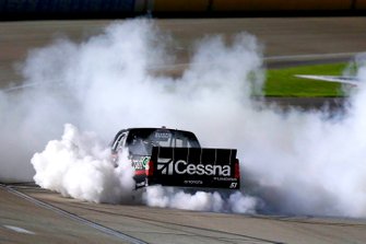 Race winner Kyle Busch, Kyle Busch Motorsports, Toyota Tundra Cessna