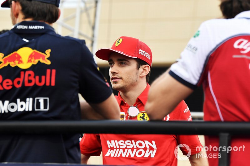 Charles Leclerc, Ferrari, durante la drivers parade