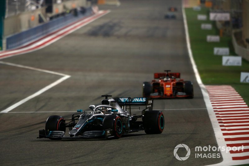 Lewis Hamilton, Mercedes AMG F1 W10, Sebastian Vettel, Ferrari SF90
