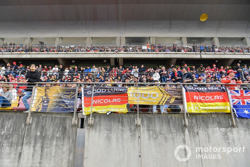 Crowd support for Nico Hulkenberg, Renault F1 Team