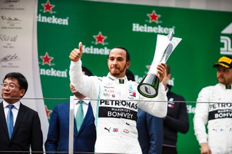 Podyum: Yarış galibi Lewis Hamilton, Mercedes AMG F1
