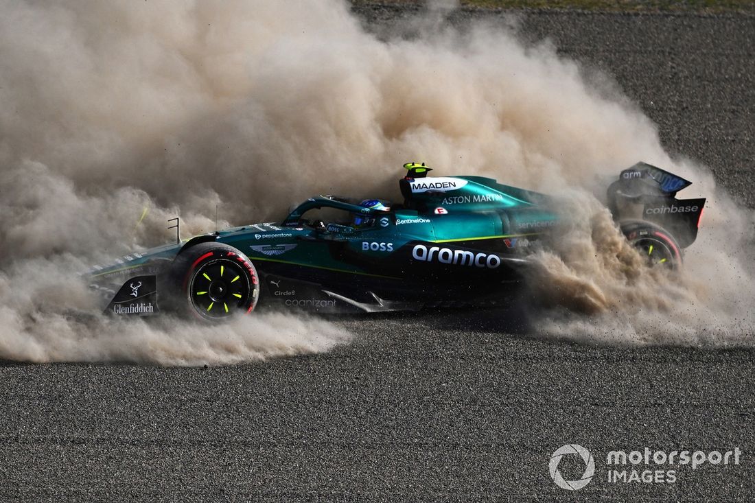 Fernando Alonso, accidente en Aston Martin Racing