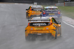 #52 Gordon Shedden, Halfords Yuasa Racing, Honda Civic Type R