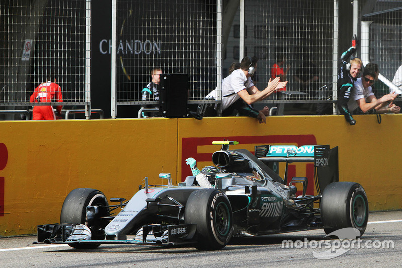 Winner Nico Rosberg, Mercedes AMG F1 Team W07