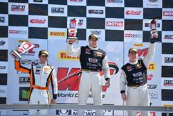 Podium GT: winner Michael Cooper, Cadillac Racing, second place Alvaro Parente, K-Pax Racing, third place Johnny O'Connell, Cadillac Racing