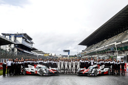 Team photo: #5 Toyota Racing Toyota TS050 Hybrid: Anthony Davidson, Sébastien Buemi, Kazuki Nakajima and #6 Toyota Racing Toyota TS050 Hybrid: Stéphane Sarrazin, Mike Conway, Kamui Kobayashi