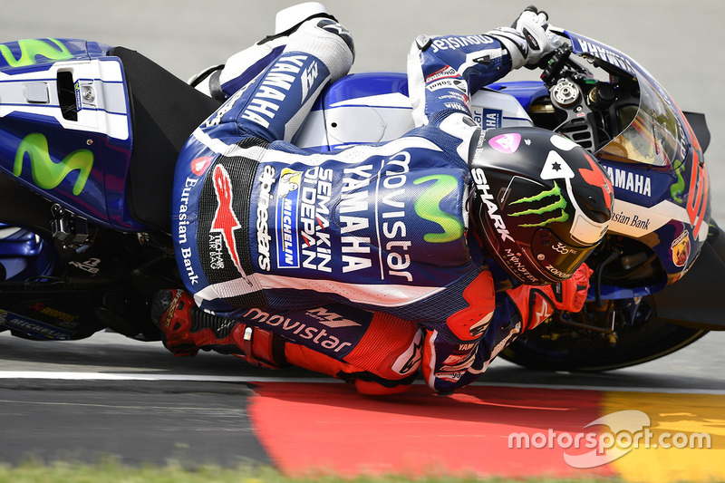 Jorge Lorenzo teve que participar do Q1 para tentar a pole position, mas caiu nas duas sessões. Vai largar em 11°