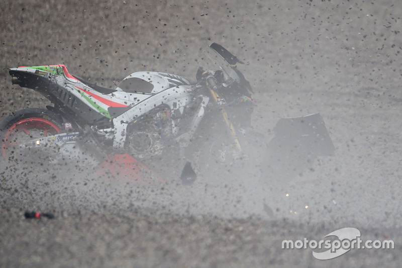 Stefan Bradl, Aprilia Racing Team Gresini crash