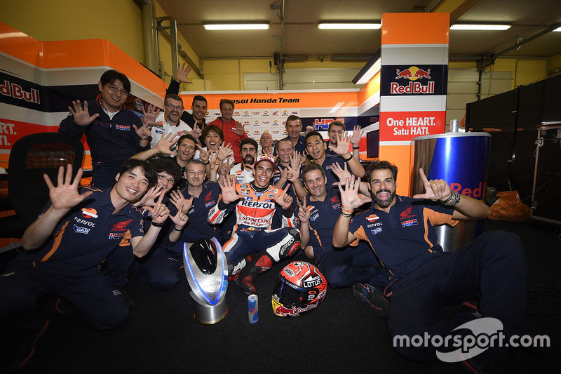 A Honda fez a festa no final com a liderança ampliada de seu principal piloto.