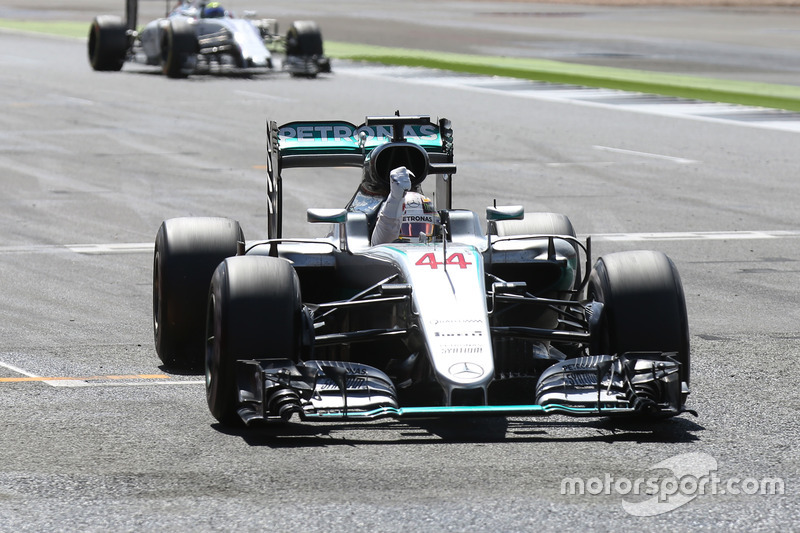 Race winner Lewis Hamilton, Mercedes AMG F1 W07 Hybrid celebrates at the end of the race