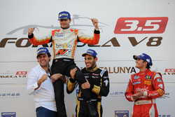 Podium: Race winner and Champion Tom Dillmann, AVF; second place Roy Nissany, Lotus; third place Pietro Fittipaldi, Fortec Motorsports with Adrian Valles