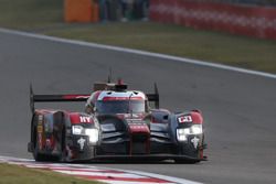 #8 Audi Sport Team Joest Audi R18 e-tron quattro: Lucas di Grassi, Loic Duval, Oliver Jarvis