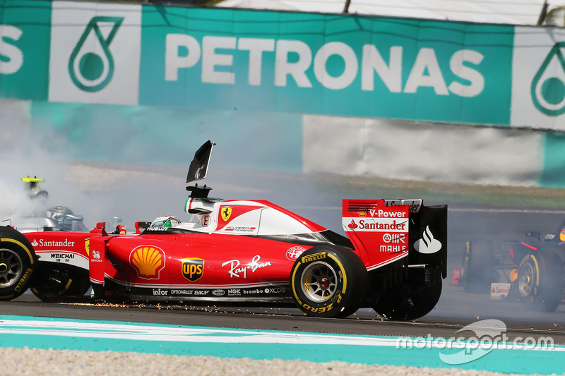 Collisione tra Sebastian Vettel, Ferrari SF16-H e Nico Rosberg, Mercedes AMG F1 W07 Hybrid