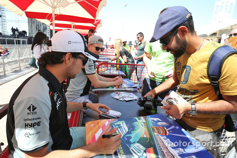 Sergio Pérez, Sahara Force India F1 con fans