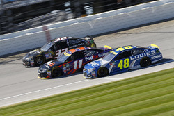 Joey Gase, Go Green Racing Ford, Denny Hamlin, Joe Gibbs Racing Toyota, Jimmie Johnson, Hendrick Motorsports Chevrolet