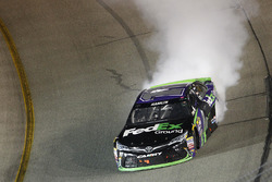 Race winner Denny Hamlin, Joe Gibbs Racing Toyota