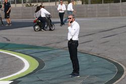 MotoGP-Renndirektor Mike Webb in der Schikane, die Kurve 12 umgeht