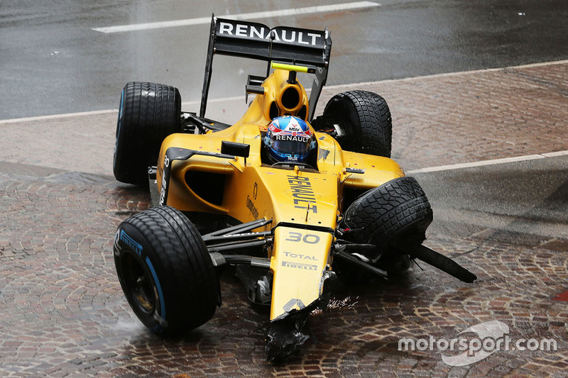 Jolyon Palmer, Renault Sport F1 Team RS16 chocó y queda fuera de la carrera