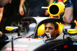 Daniel Ricciardo, Red Bull Racing RB12 running the Halo cockpit cover