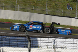 リヤタイヤをバーストさせた#12 カルソニック IMPUL GT-R