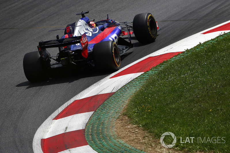 2017 год. За рулем болида Toro Rosso STR12 по ходу гонки
