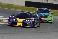 #201 CCS Racing, KTM X-BOW GT4: Charel Arendt,Thomas Padovani, Tommy Rollinger e #145 Bonk Motorspor