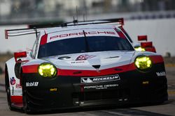 #911 Porsche Team North America Porsche 911 RSR: Patrick Pilet, Dirk Werner, Frédéric Makowiecki